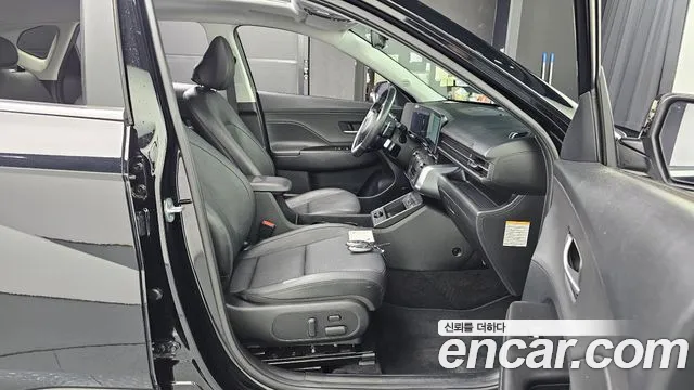 Hyundai Kona 2023 — фото 12