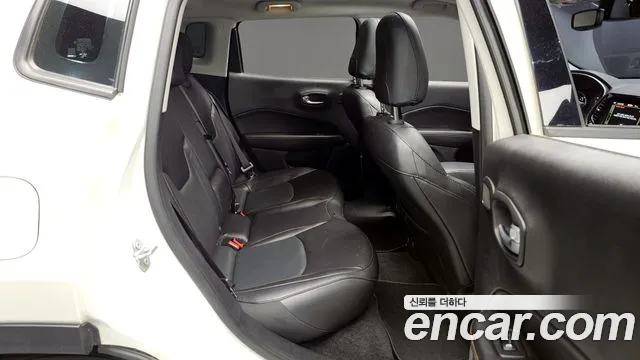 Jeep Compass 2019 — фото 11