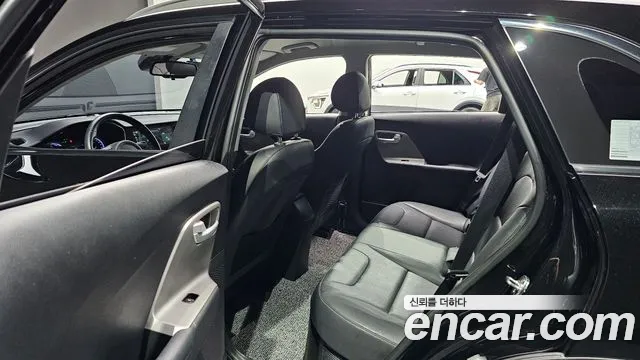 Kia Niro 2020 — фото 17