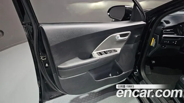Kia Niro 2020 — фото 14