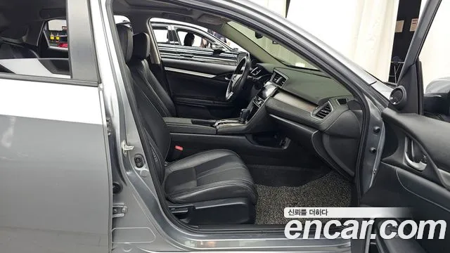 Honda Civic 2017 — фото 17