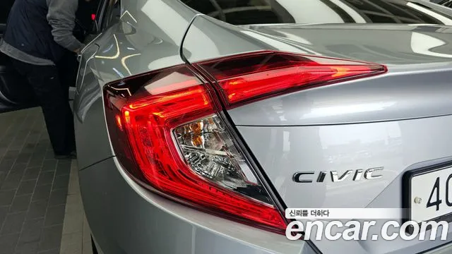 Honda Civic 2017 — фото 9