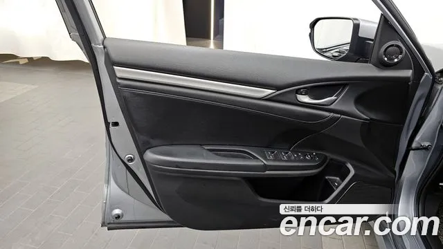 Honda Civic 2017 — фото 14