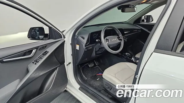 Kia Niro 2022 — фото 13