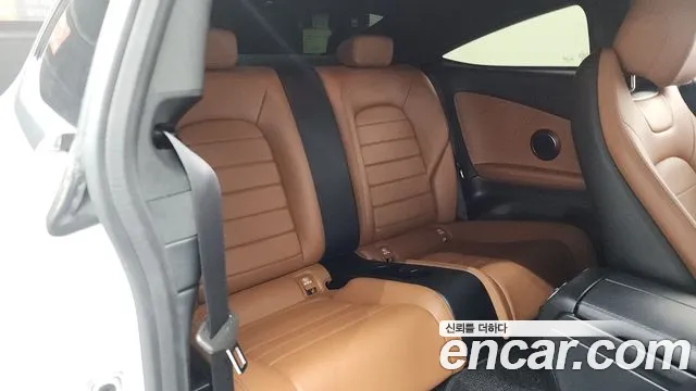 Mercedes-Benz C-Class 2019 — фото 16