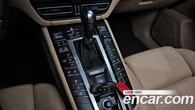 Porsche Macan 2021 — фото 12
