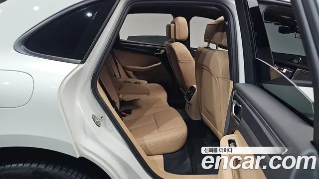 Porsche Macan 2021 — фото 17