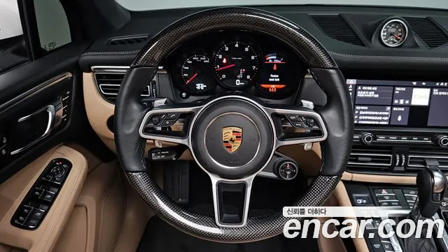 Porsche Macan 2021 — фото 19