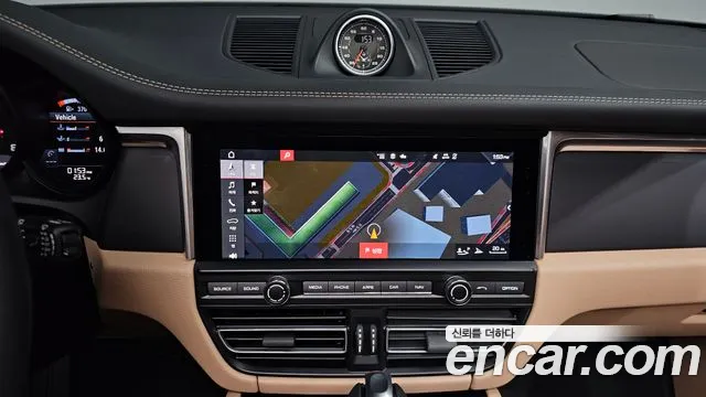 Porsche Macan 2021 — фото 20