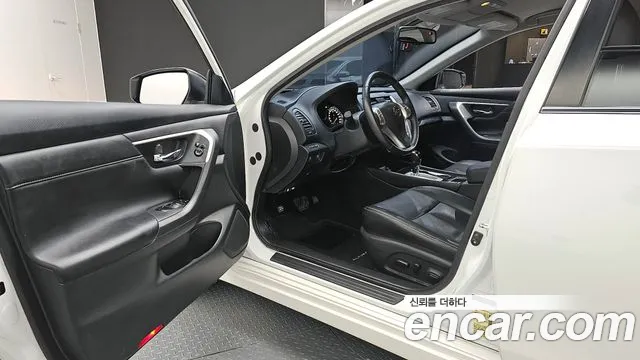 Nissan Altima 2017 — фото 10