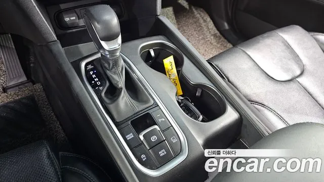 Hyundai Santafe 2020 — фото 9