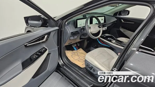 Kia EV6 2022 — фото 10