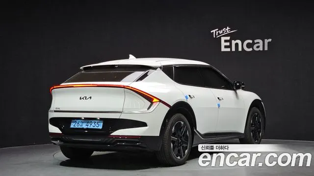 Kia EV6 2025 — фото 2