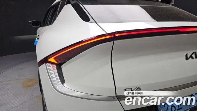 Kia EV6 2025 — фото 9