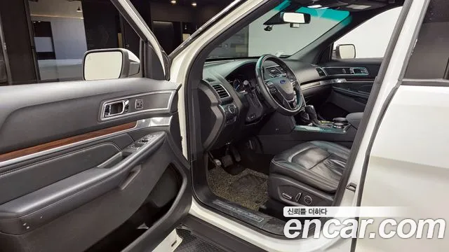Ford Explorer 2017 — фото 10