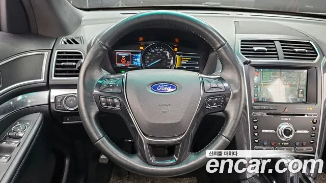 Ford Explorer 2017 — фото 14