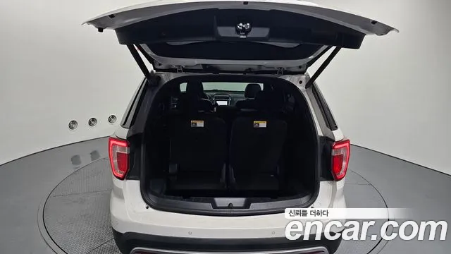 Ford Explorer 2017 — фото 20