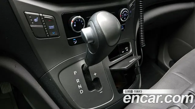 Hyundai Starex 2018 — фото 9