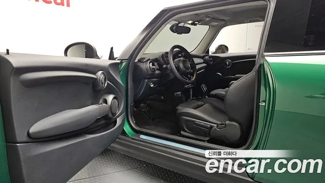 Mini Cooper 2020 — фото 10