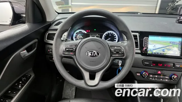 Kia Niro 2017 — фото 18