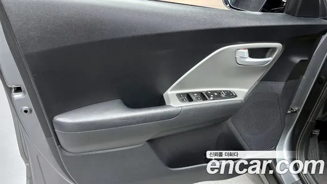 Kia Niro 2017 — фото 14