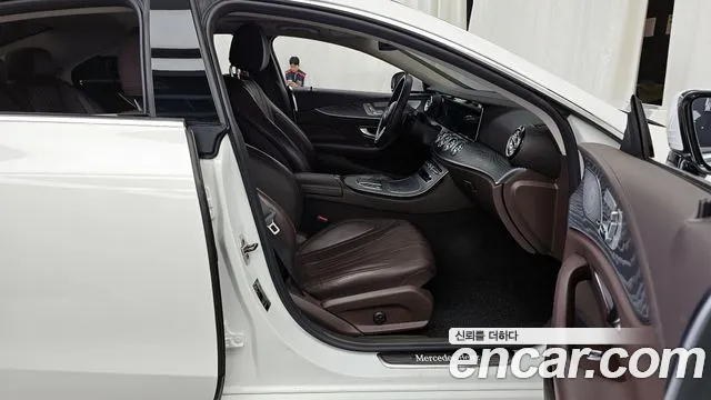 Mercedes-Benz CLS-Class 2021 — фото 17