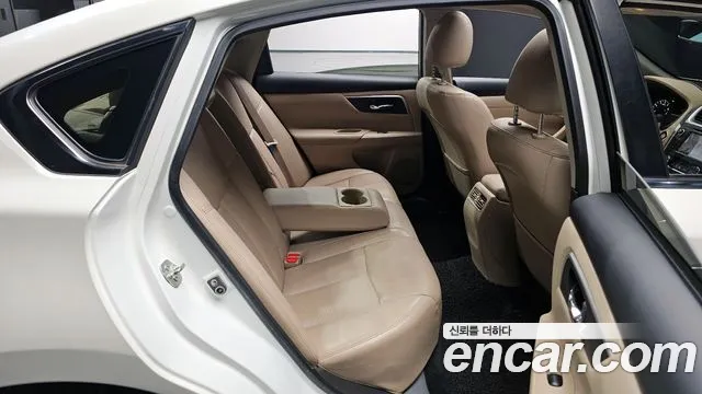 Nissan Altima 2017 — фото 17