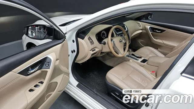 Nissan Altima 2017 — фото 18
