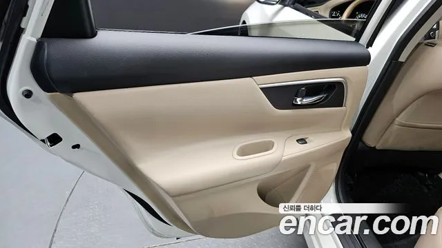 Nissan Altima 2017 — фото 15