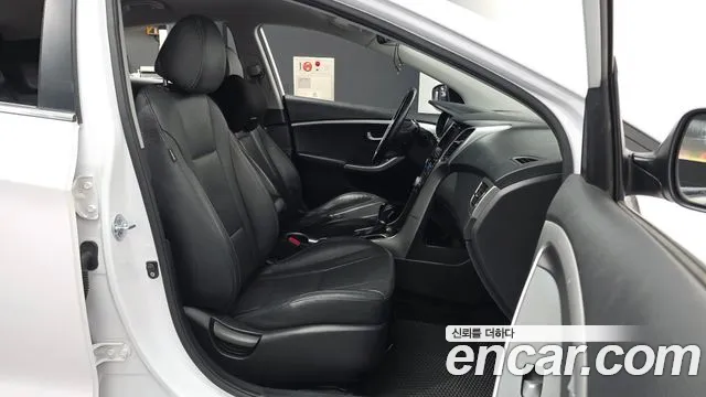 Hyundai i30 2016 — фото 11