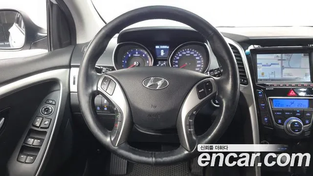 Hyundai i30 2016 — фото 13