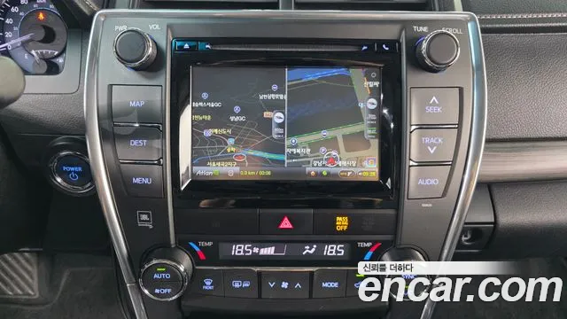Toyota Camry 2017 — фото 14