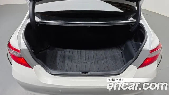 Toyota Camry 2017 — фото 20