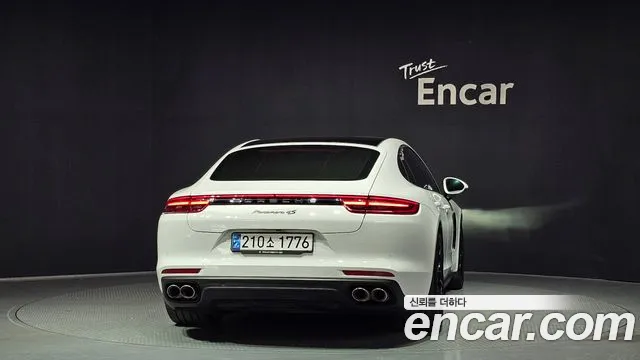 Porsche Panamera 2018 — фото 4