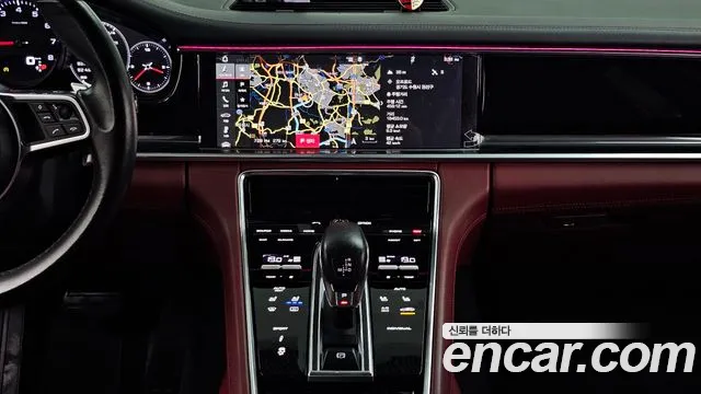 Porsche Panamera 2018 — фото 14