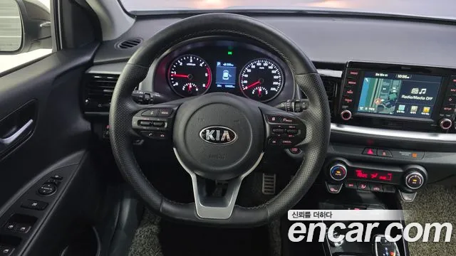 Kia Stonic 2018 — фото 13