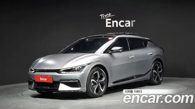 Kia EV6 2023 — фото 1