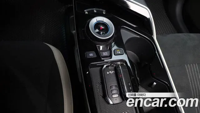 Kia EV6 2023 — фото 9