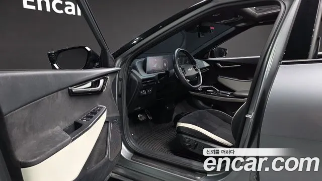 Kia EV6 2023 — фото 10