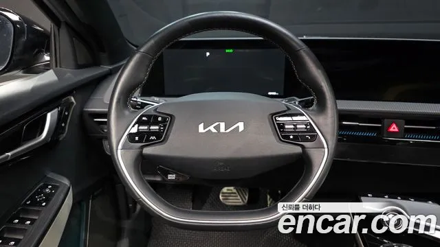 Kia EV6 2023 — фото 13