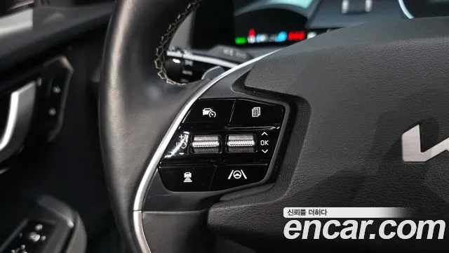 Kia EV6 2023 — фото 20