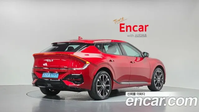 Kia EV6 2025 — фото 2