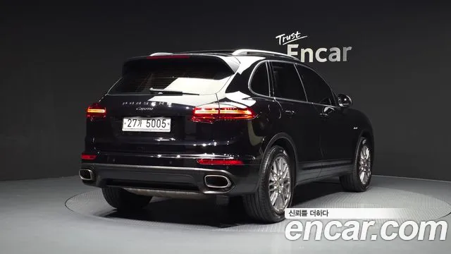 Porsche Cayenne 2015 — фото 2