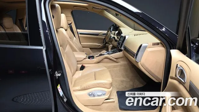Porsche Cayenne 2015 — фото 11
