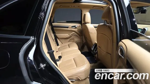 Porsche Cayenne 2015 — фото 12
