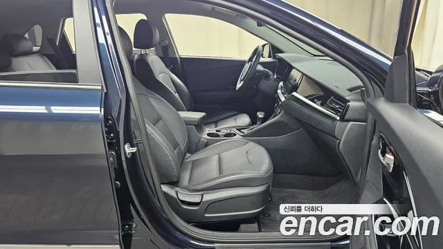 Kia Niro 2021 — фото 16