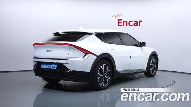 Kia EV6 2022 — фото 2