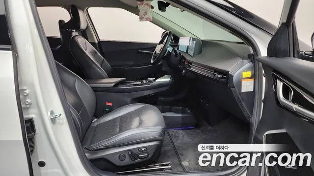 Kia EV6 2022 — фото 16