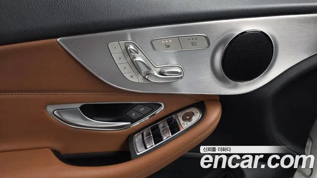 Mercedes-Benz C-Class 2017 — фото 16
