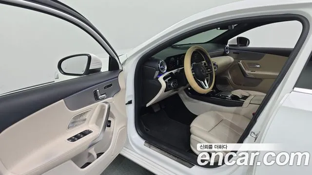 Mercedes-Benz A-Class 2021 — фото 10